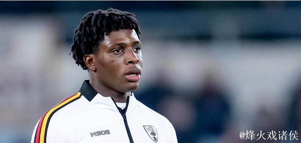 曼联求购20岁左路好手遭拒 或再报价4000万欧元 曼联求购20岁左路好手遭拒 或再报价4000万欧元