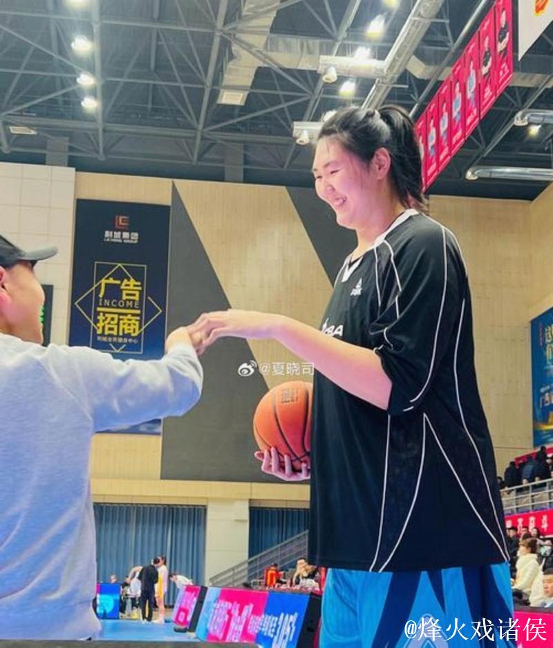 “小巨人”张子宇迎来WCBA首秀 替补出场拿到15分6板 “小巨人”张子宇迎来WCBA首秀 替补出场拿到15分6板